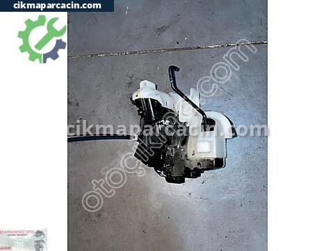 Hyundai i20 Kapı Kilidi çıkma parça