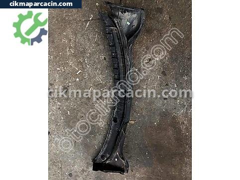 Hyundai i20 Ön Cam Izgarası çıkma parça