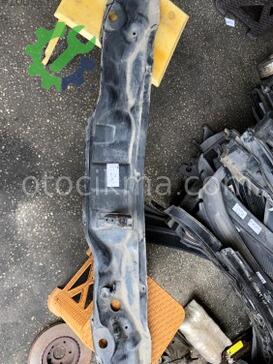 Hyundai i20 Ön Cam Izgarası çıkma parça