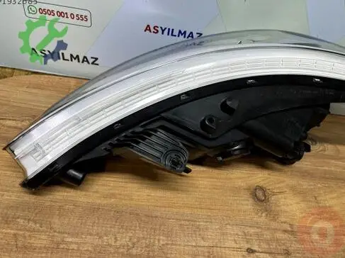 Hyundai i20 Sağ Ön Far çıkma parça