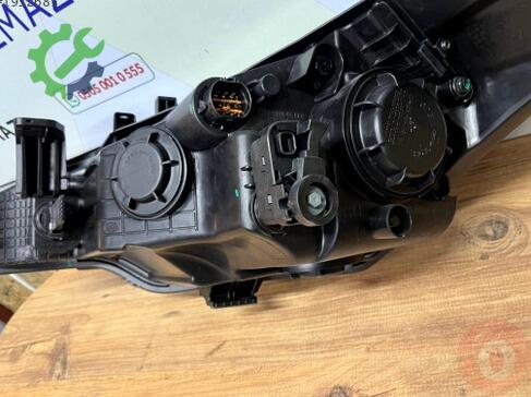 Hyundai i20 Sağ Ön Far çıkma parça