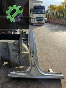 Hyundai i20 sağ ön direk çıkma orjinal kesme