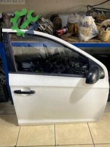 Hyundai i20 Orijinal Çıkma Sağ Ön Kapı