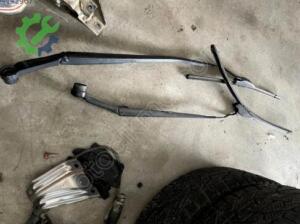 HYUNDAİ İ20 SİLECEK KOLLARI ORJİNAL ÇIKMA