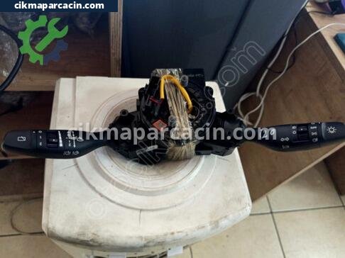 Hyundai i20 Sinyal Kolu çıkma parça