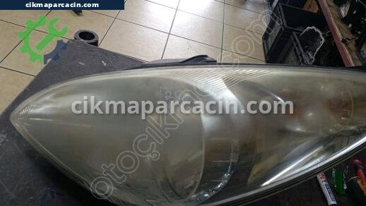 Hyundai i20 Sol Ön Far çıkma parça