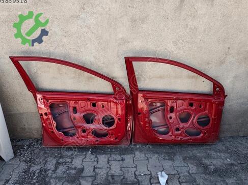 Hyundai i20 Sol Ön Kapı çıkma parça
