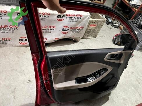 Hyundai i20 Sol Ön Kapı çıkma parça