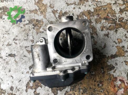 Hyundai i30 Gaz Kelebeği 351002A900 çıkma parça
