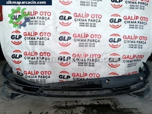 Hyundai i30 Ön Cam Izgarası çıkma parça