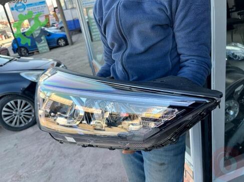Hyundai Tucson Sağ Ön Far çıkma parça