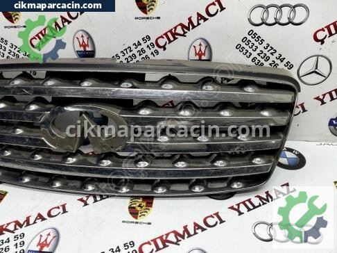 Infiniti FX Ön Panjur çıkma parça