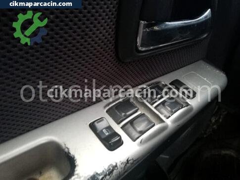 Isuzu D-Max Cam Düğmesi çıkma parça