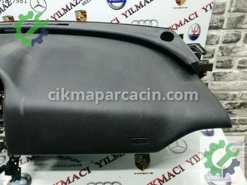 Jaguar XE Torpido çıkma parça