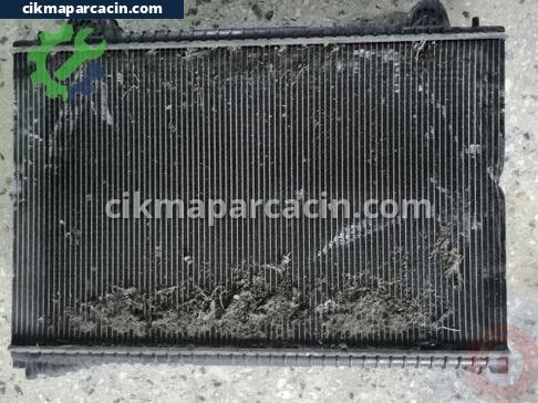 Jaguar XE Su Radyatörü çıkma parça
