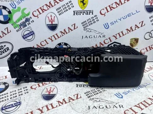Jaguar XE Orta Konsol çıkma parça