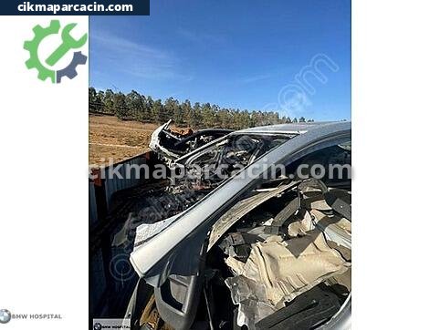 Jaguar XE Tavan çıkma parça