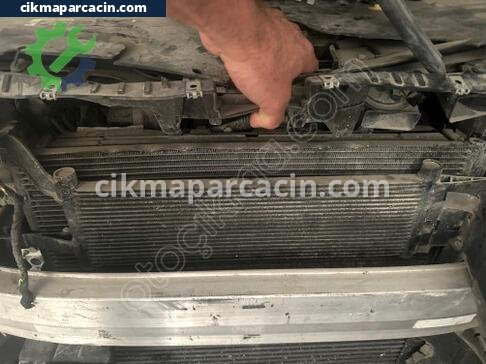 Jeep Compass Su Radyatörü çıkma parça