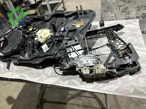 Jeep Compass Kapı Kilidi çıkma parça