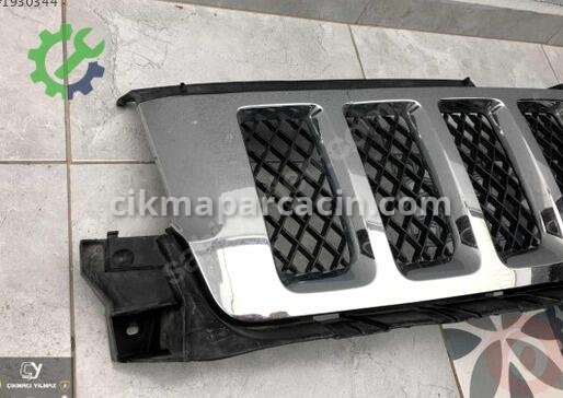 Jeep Grand Cherokee Ön Panjur çıkma parça