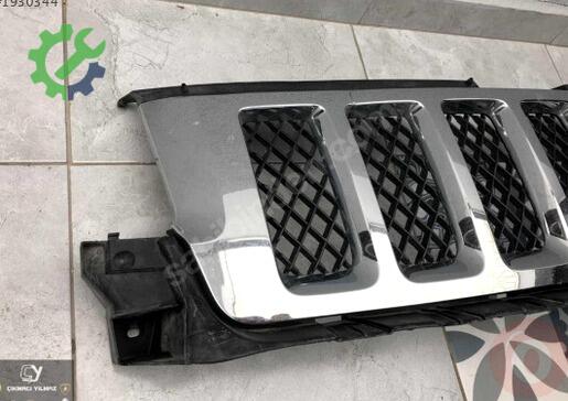Jeep Grand Cherokee Ön Panjur çıkma parça