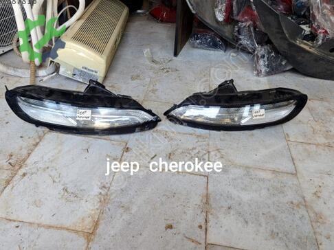 Jeep Grand Cherokee Sağ Ön Far çıkma parça