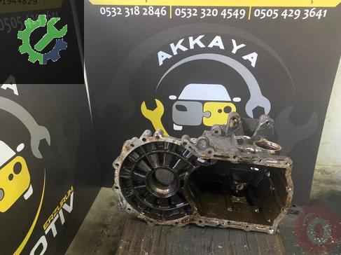 Volkswagen Jetta Şanzıman Komple çıkma parça