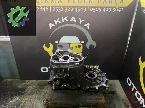 Volkswagen Jetta Şanzıman Komple çıkma parça