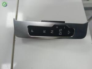 VW Jetta Otomatik Vites Kontrol Düğmeleri (2011/2018)