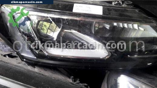 Volkswagen Jetta Mercekli Far çıkma parça