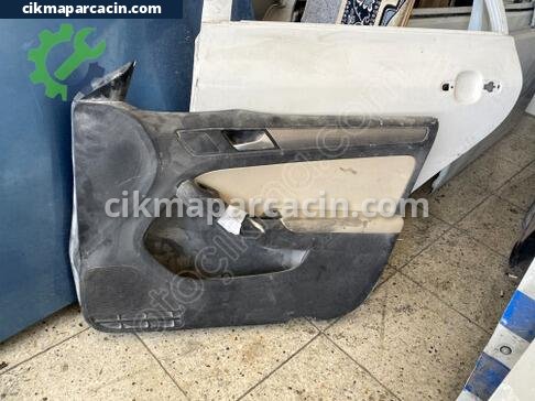 Volkswagen Jetta Kapı Döşemesi çıkma parça