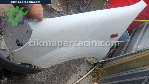 Renault Kangoo Sol Ön Çamurluk çıkma parça
