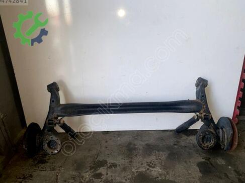 Renault Kangoo Arka Dingil çıkma parça