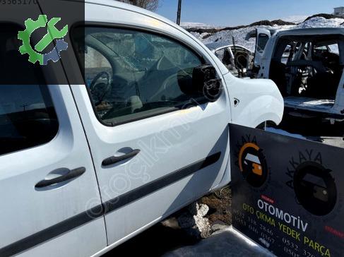 Renault Kangoo Sağ Ön Kapı çıkma parça