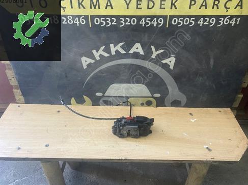 Renault Kangoo Sağ Ön Kapı Kilidi çıkma parça