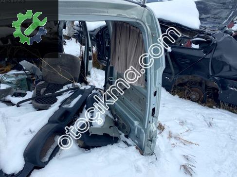 Renault Kangoo Sağ Arka Çamurluk çıkma parça