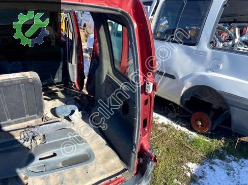 Renault Kangoo Sağ Arka Çamurluk çıkma parça