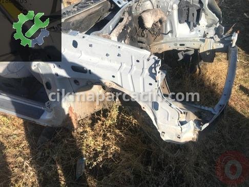 Renault Kangoo Sağ Ön Taşıyıcı çıkma parça
