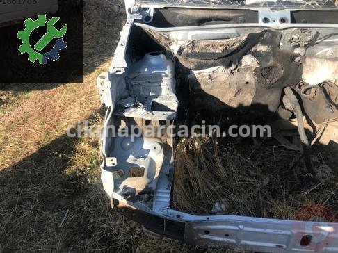 Renault Kangoo Sağ Ön Taşıyıcı çıkma parça