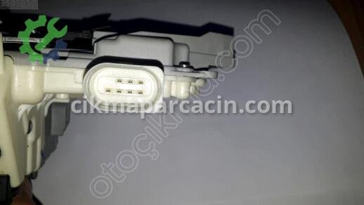 Volkswagen Tiguan Sol Arka Kapı Kilidi 3C4839015B çıkma parça