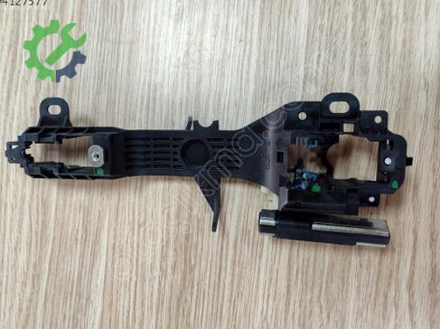 Toyota Corolla Sağ Ön Kapı Kolu 69201-02260 çıkma parça