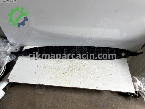 Kia Sorento Ön Cam Izgarası çıkma parça