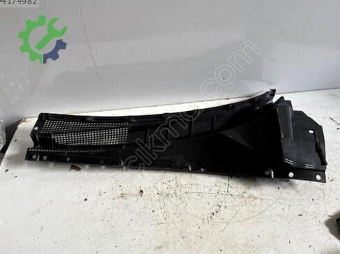 Kia Sorento Ön Cam Izgarası çıkma parça