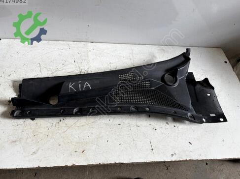 Kia Sorento Ön Cam Izgarası çıkma parça