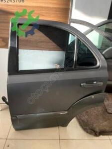 Kia Sorento İçin Orijinal Sol Ön Kapı – Oto Çıkma Parçalar