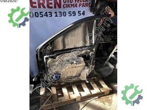 Kia Sorento İçin Sağ Ön Kapı – Orijinal Çıkma Parça