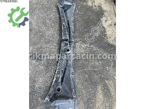 Kia Sorento Ön Cam Izgarası çıkma parça