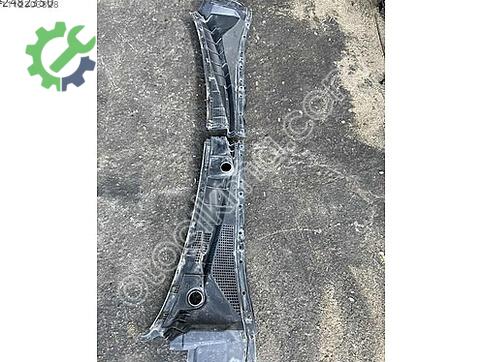 Kia Sorento Ön Cam Izgarası çıkma parça