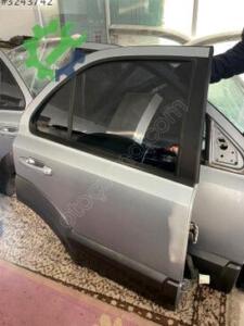 Kia Sorento sağ arka kapı hatasız boyasız