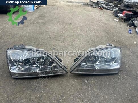 Kia Sorento Sağ Ön Far çıkma parça